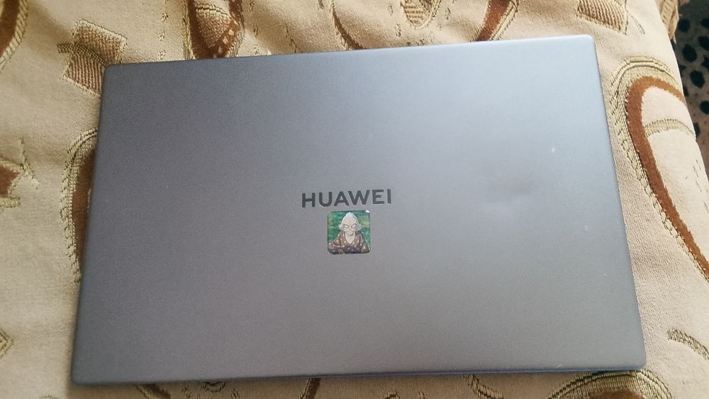 продается ноутбук Huawei за 100к