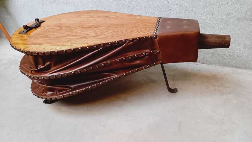 Уникална холна маса-ковашко духало