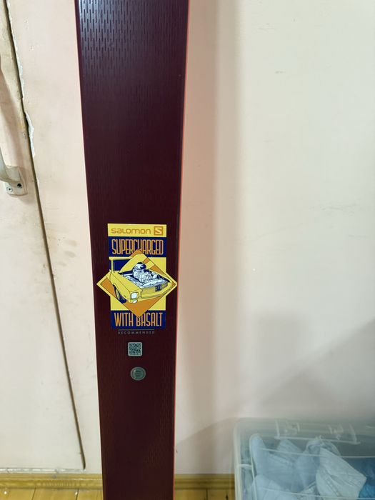 Лыжи новые с креплениями  Salomon