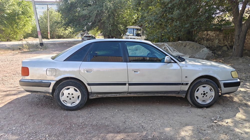 Продам AUDI 100 c4