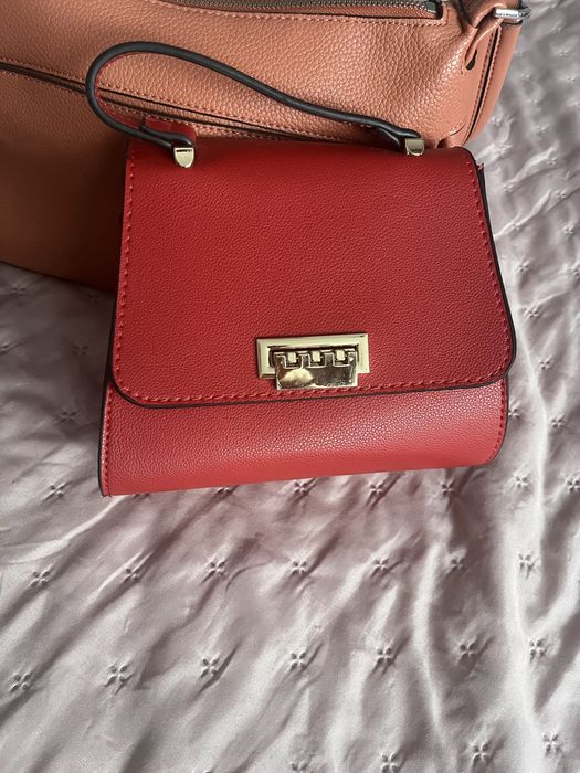 Дамски чанти Calvin Klein Asos Guess Steve Madden Fila