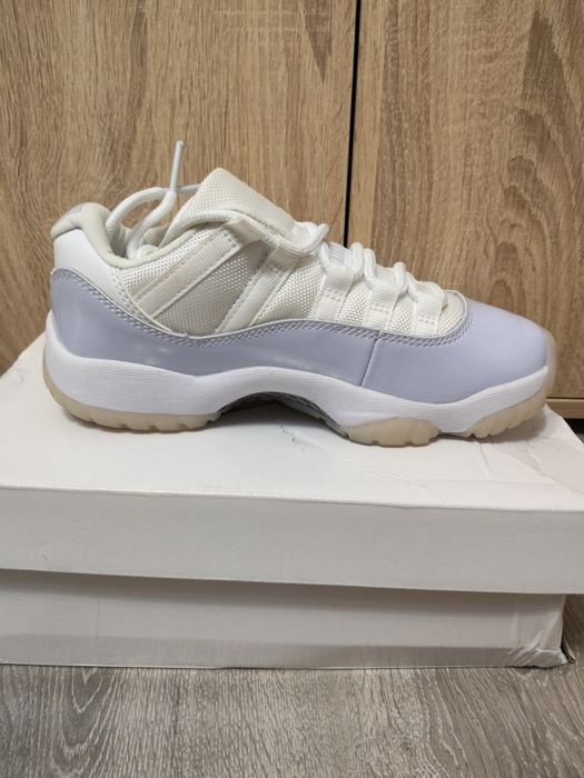 Jordan 11 Low Mov