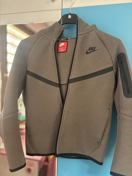 Nike tech fleece кафяв