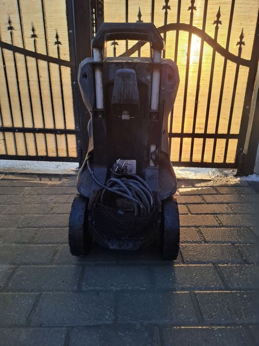 Vând aparat cu presiune K7 full control plus DEFECT