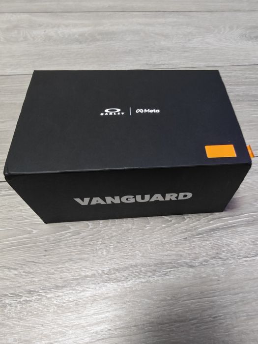 Oakley Meta Vanguard practic noi!
