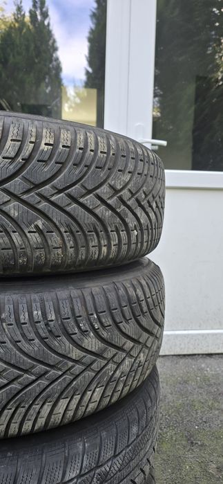 Vând jante de aluminiu cu anvelope de iarnă pentru Audi Q 3