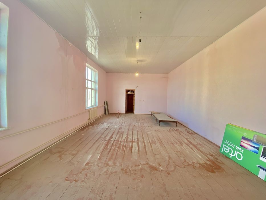 Ёшлик универмагининг 2-кавати ижарага берилади