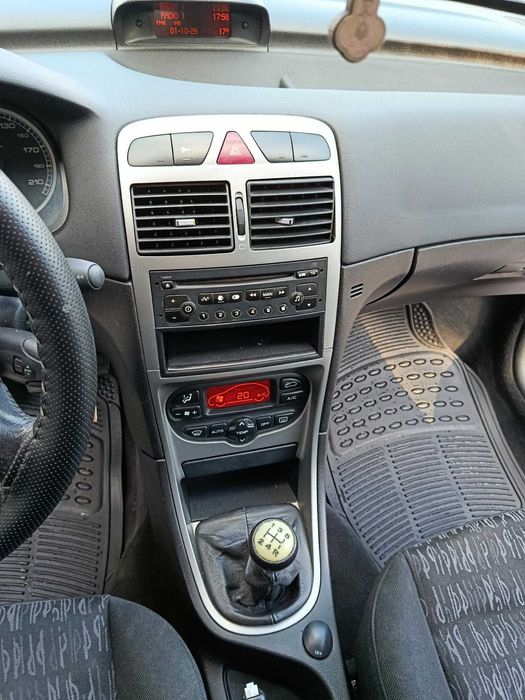 Продавам Peugeot 307