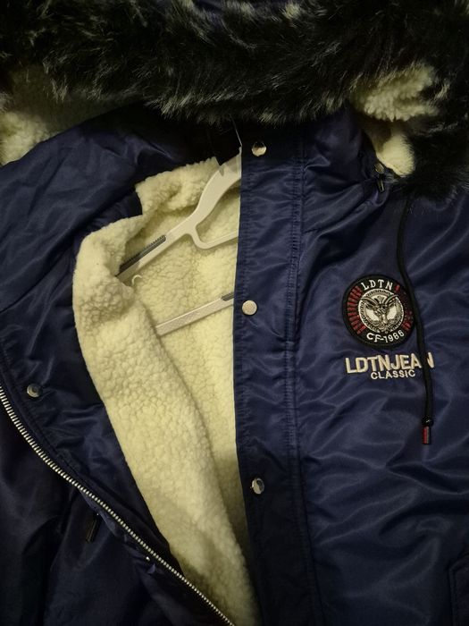 Новая куртка привезена  из Европы.