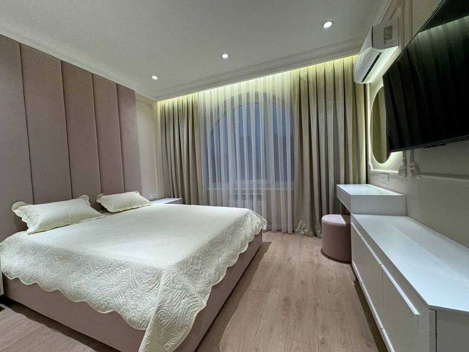 Ул,Чехова-ГАБУС! Сдаётся новая 4-х комнатная квартира в центре города!