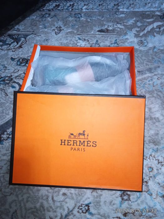 Продам кроссовки