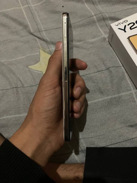 Vivo Y29. xotira 256