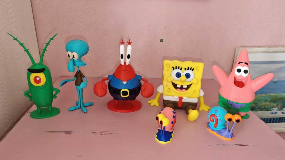 3D Фигури, Декор и Поставки за Бюро - По Поръчка / Различни Цветове