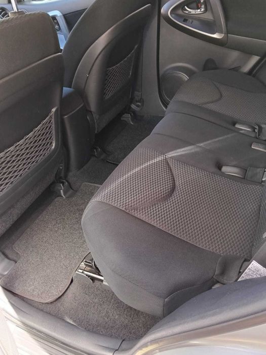 Mașină Toyota RAV4 2009