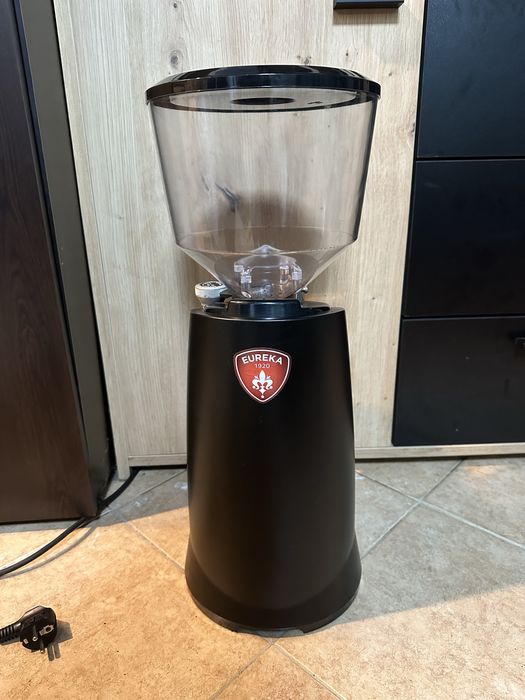 Професионална Кафемелачка Zenit 65 Neo