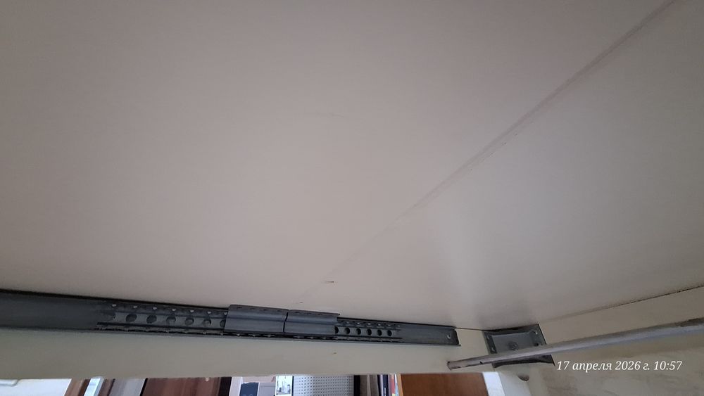 Продам стол и 4 стула