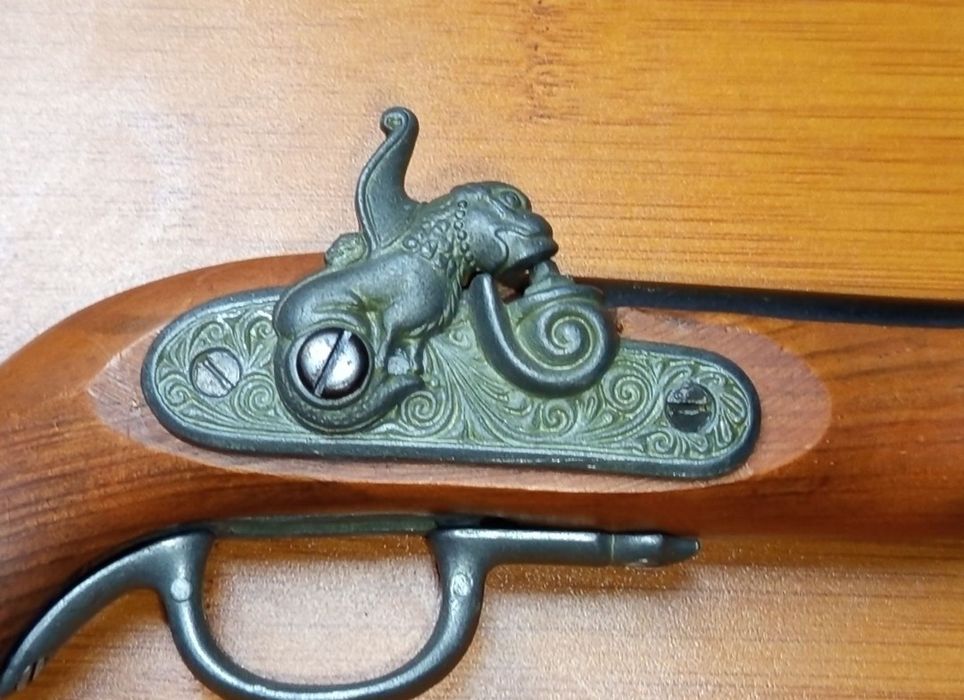 Flintă/pistol vechi de panoplie