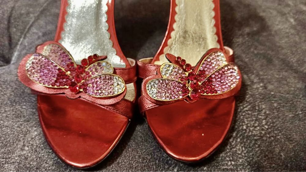 Босоножки красные 36 размер