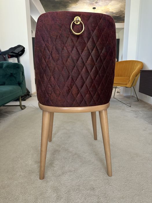 2 x Scaun tapitat cu stofa si picioare din lemn