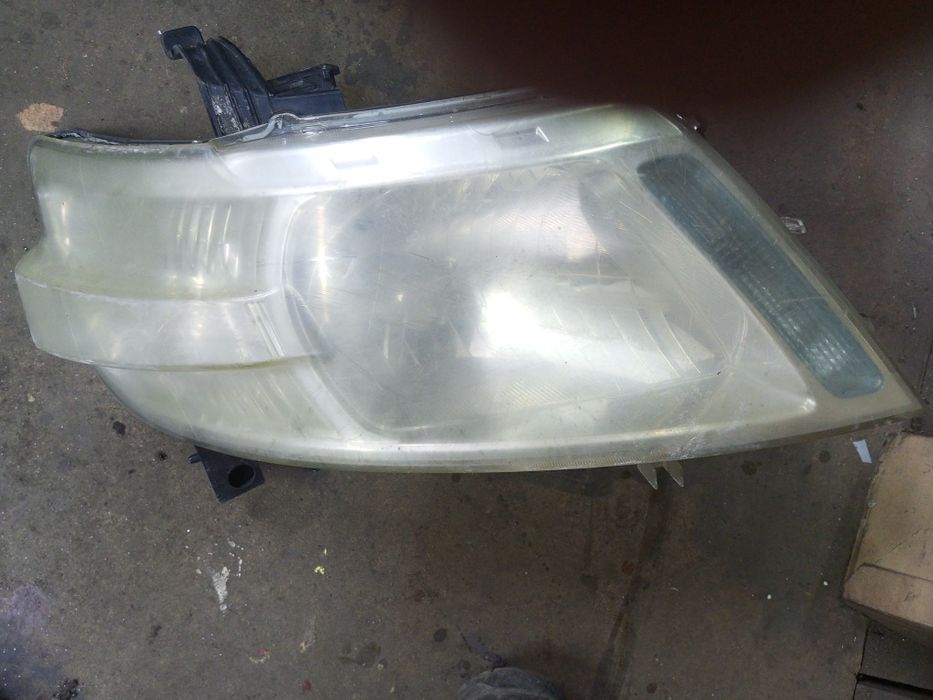 Оптика машина ниссан Серена