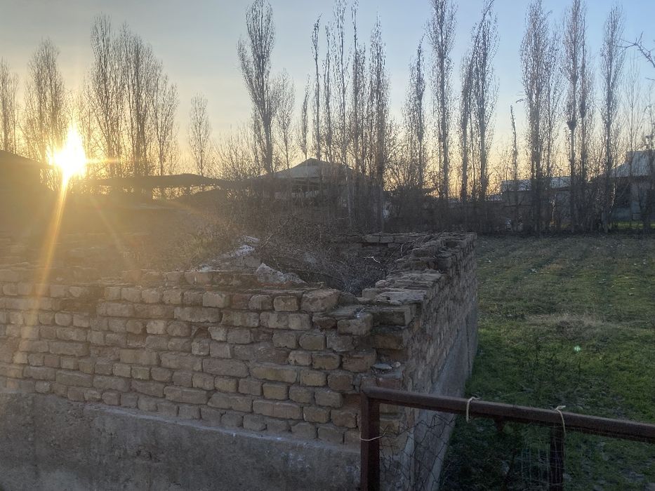 Yer sotiladi srochna (Yuqori chirchiq)
