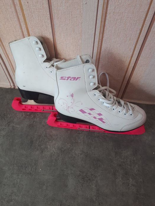 Продам фигурные коньки