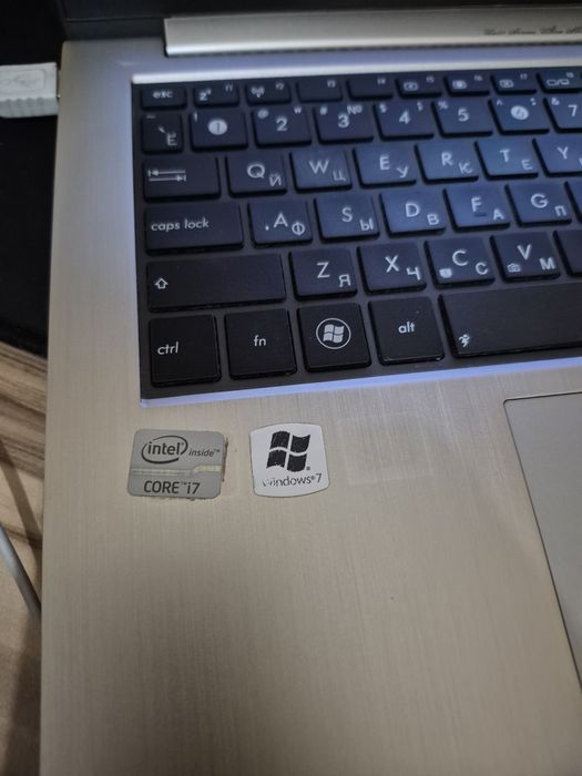 Asus Zenbook Core i7 Ssd 256Gb/4Gb