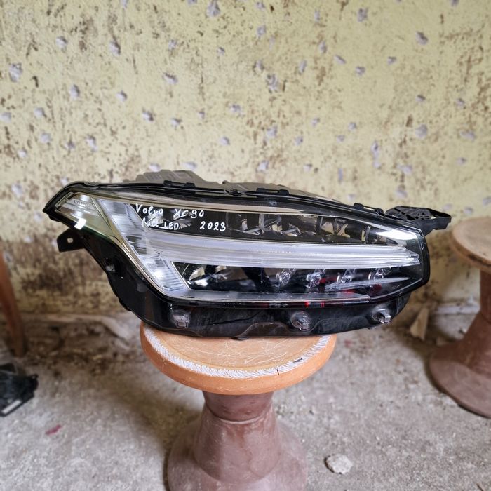 Volvo XC90 full led 2023 десен фар