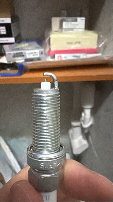 Свечи зажигания NGK ILKAR7B11