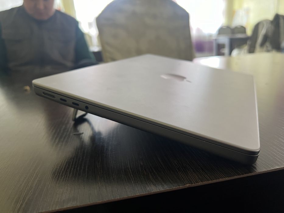 MacBook Pro m1pro  14 дюймов 16+512g2021