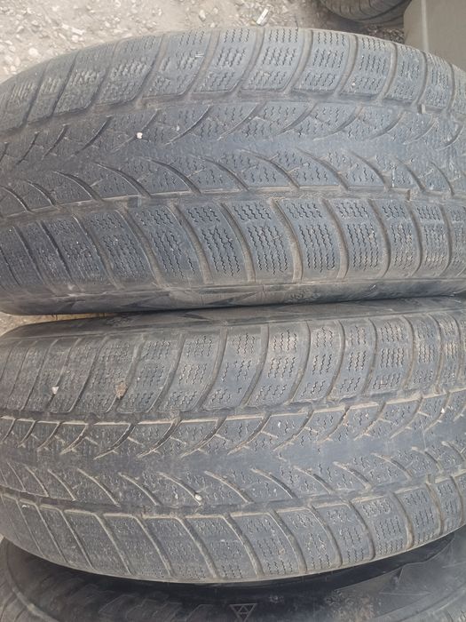 Продам зимние шины 215/65 R16