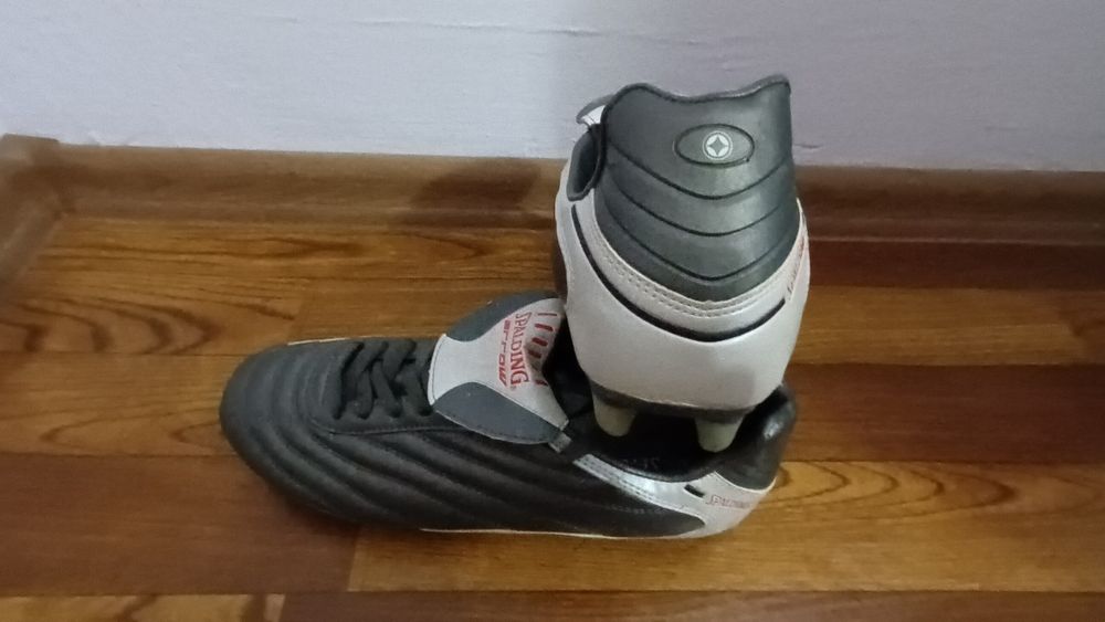 Продавам бутони 42 номер