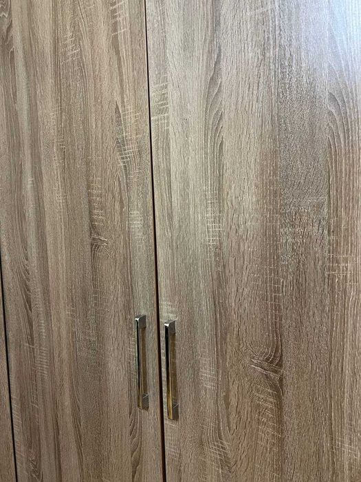 Спальный гарнитур. В отличном состоянии. Делали под заказ.