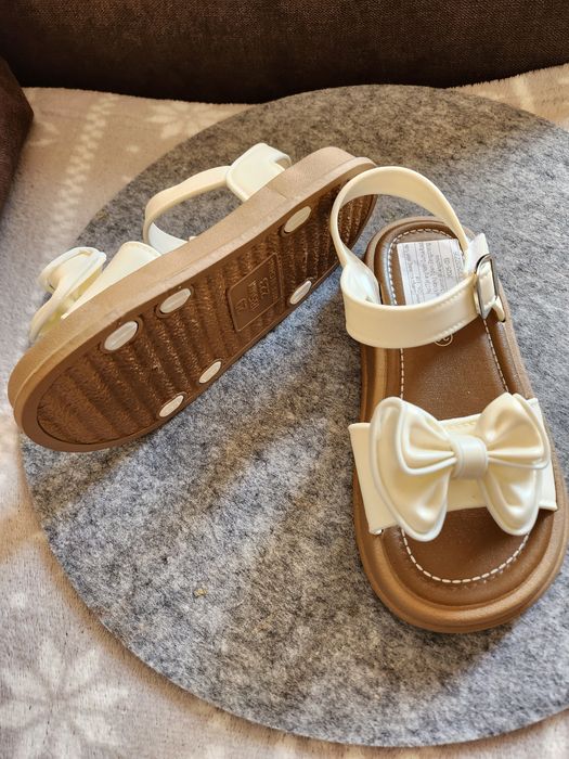 Сандали за момиче