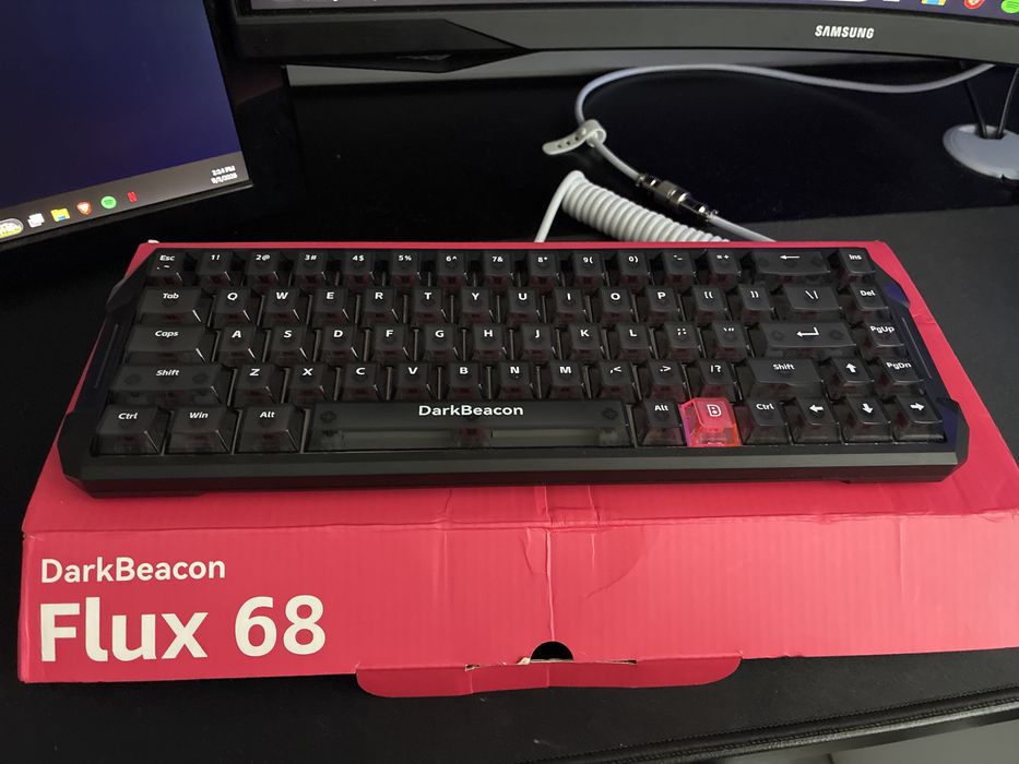 Tastatura hall efect dark beacon flux 68HE