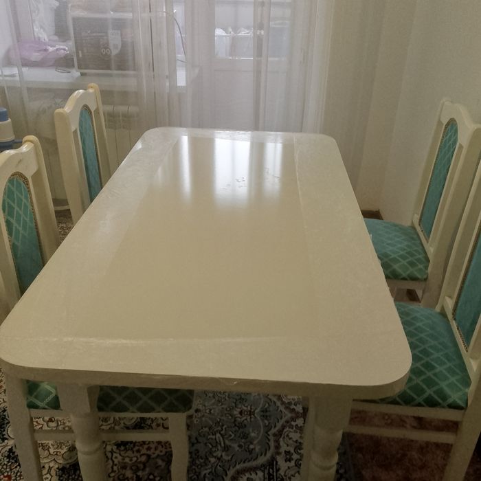 Продам стол и стулья