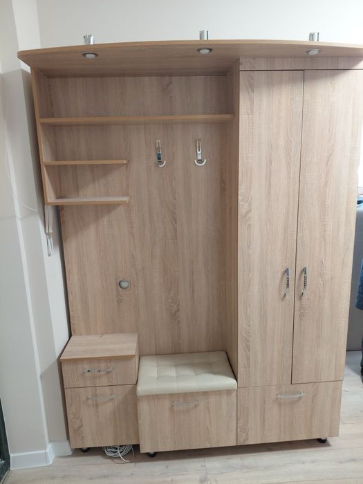 Прихожая продаётся