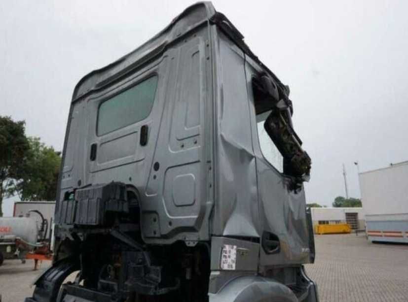 Dezmembrari camion Mercedes Arocs 4145 4445 8x4 santier piese/Mercedes