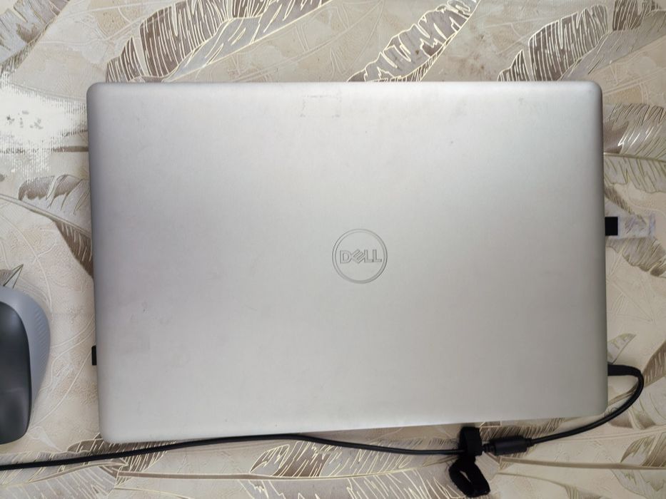 Ноутбук DELL Inspirion 3582