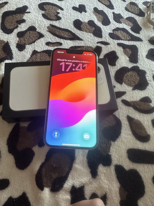Vand iphone 13 pro 128 gb sanatate baterie 83 telefonul este inoecabil