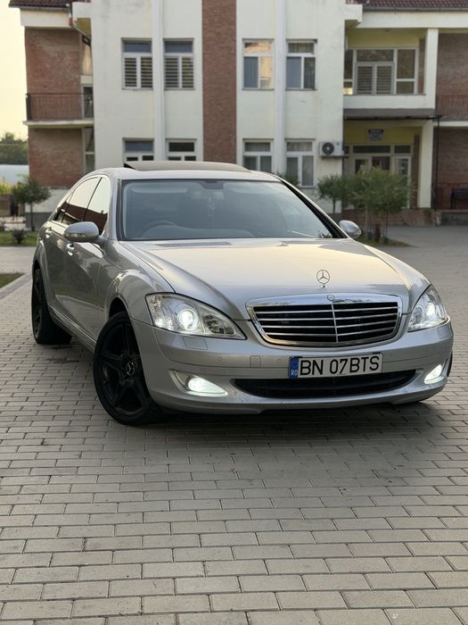 Mercedes S320-class (LONG) w221