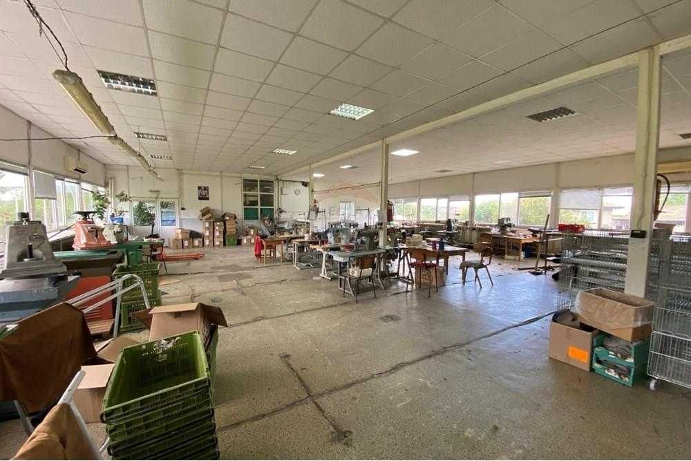 Продава се Промишлена сграда в с. Езерче, Област Разград - 8000 кв.м за 39 €/кв.м - Снимка #13