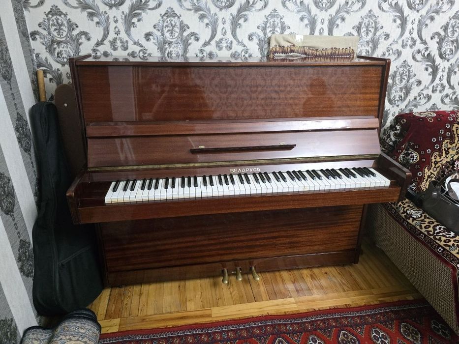 Продам срочно пианино