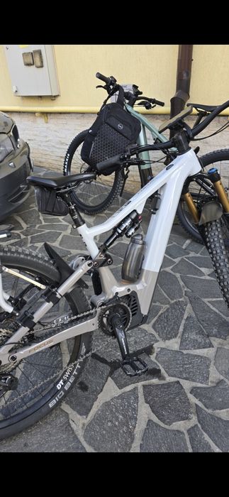 Bicicleta electrica focus Jam2 6.9 kashima bosch 750 Smart