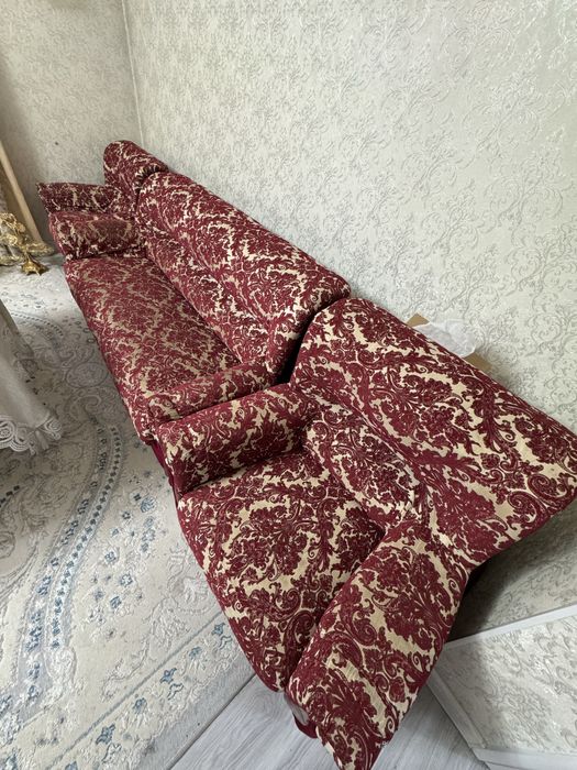 Срочно продам диван