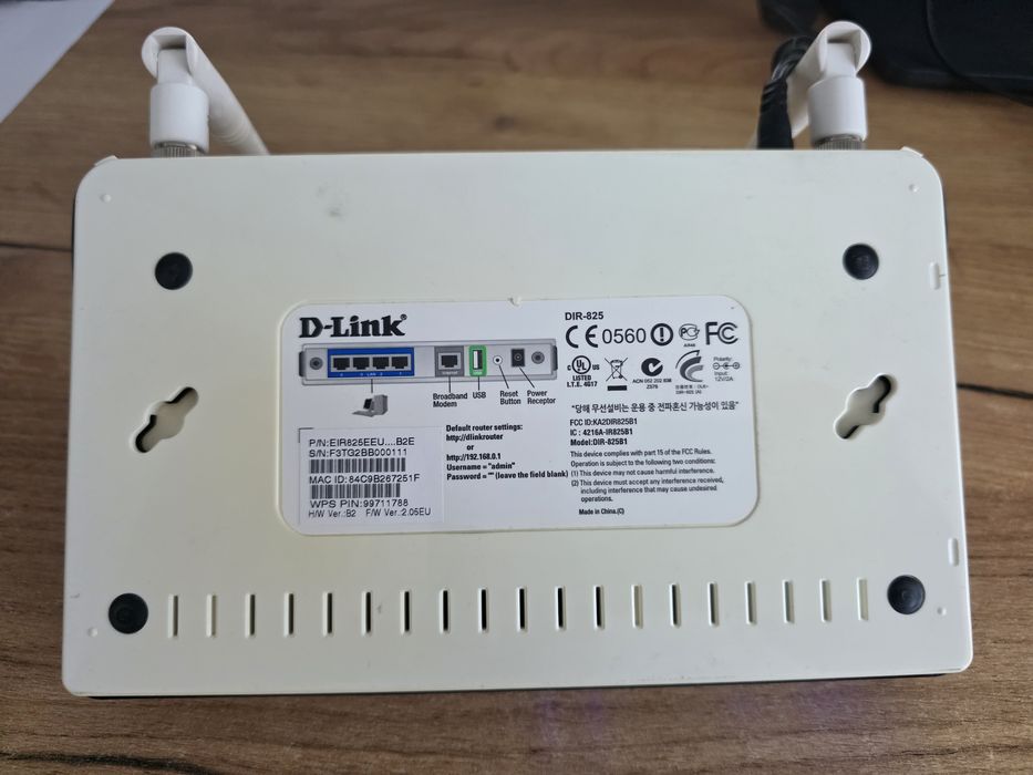 Router Gigabit D-Link DIR-825