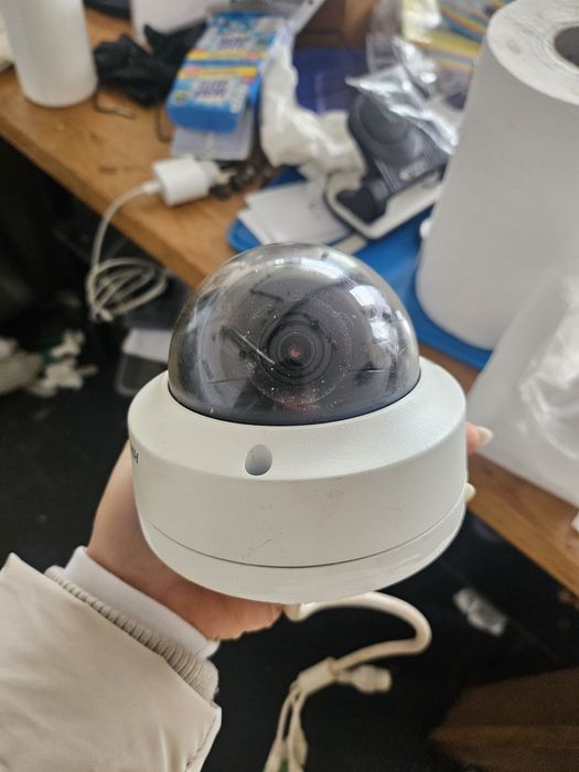 Камера бяла HIKVISION