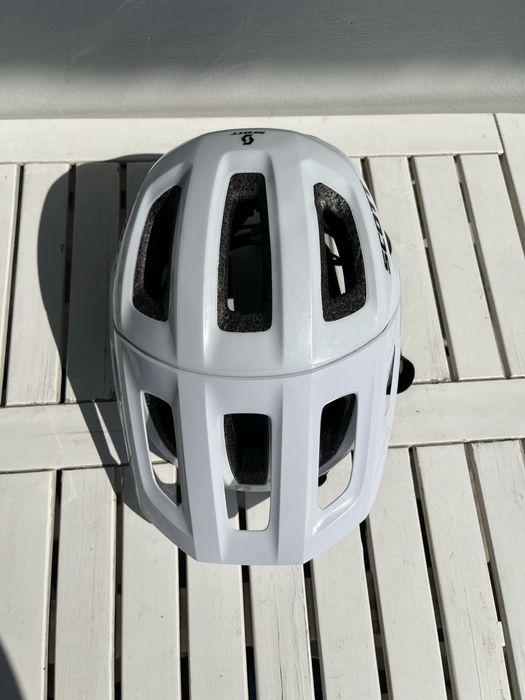 Каската за велосипед Scott ARGO PLUS