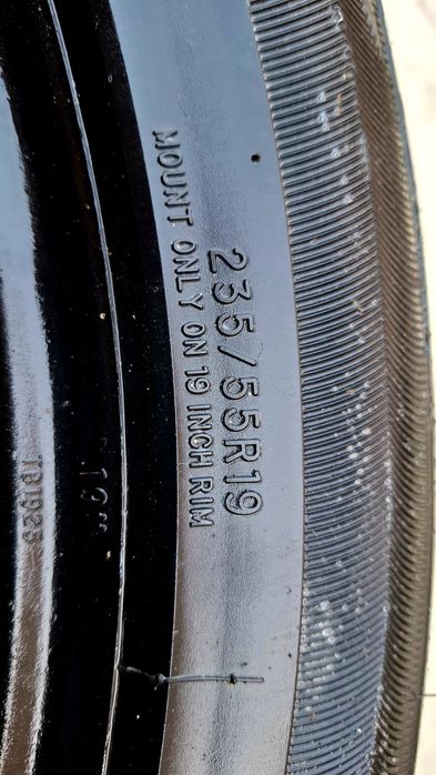 Продаётся шины 235/55/19