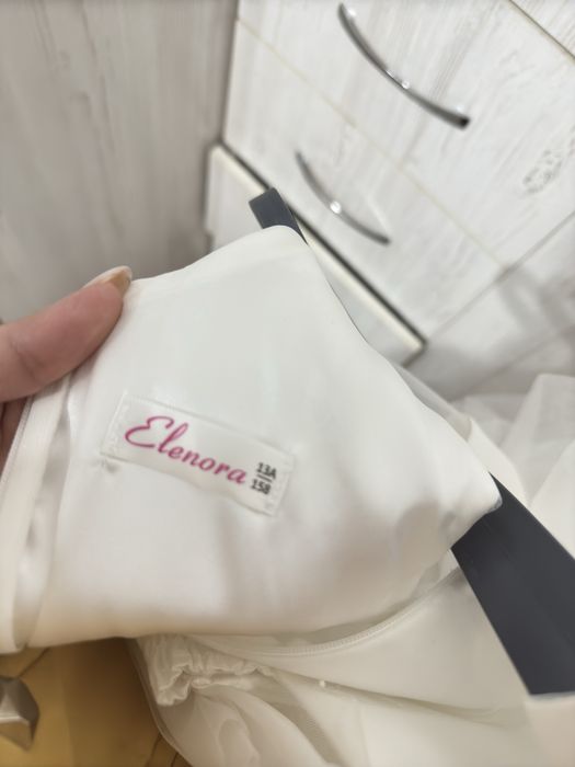 Нарядный платье продается